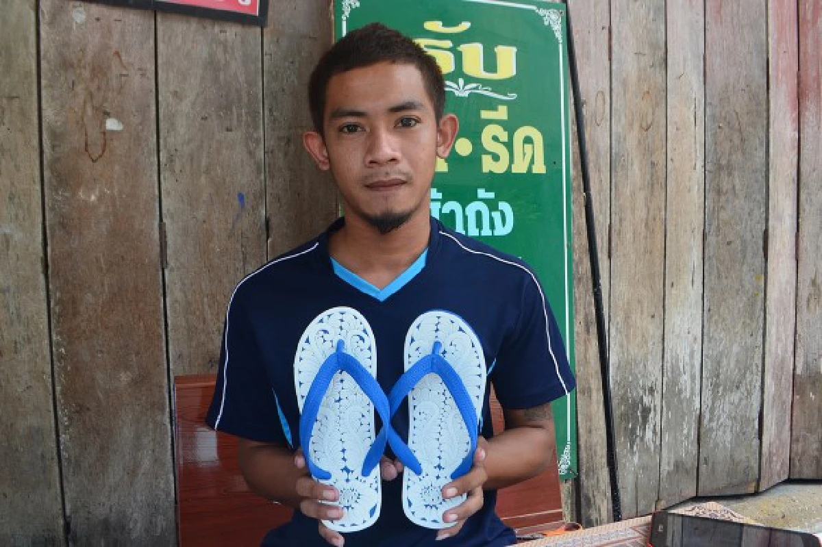 "รองเท้าช้างดาว"แกะสลักดังระเบิดยอดสั่งซื้อกระจาย