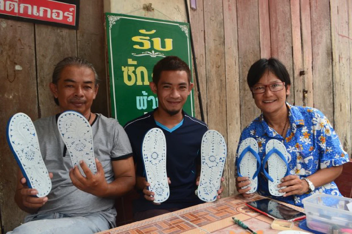 "รองเท้าช้างดาว"แกะสลักดังระเบิดยอดสั่งซื้อกระจาย