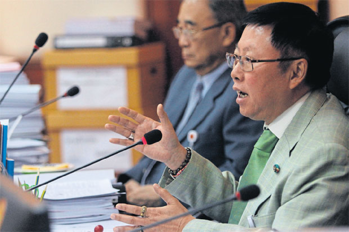 ขอ 5 ปีประชาธิปไตยเต็มใบ ขอ 5 ปีประชาธิปไตยเต็มใบ