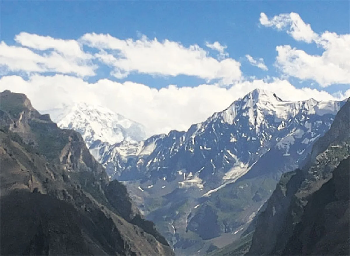 ประสบการณ์ ที่หาซื้อไม่ได้ ของ ‘เทรกกิ้งไกด์วัยเก๋า’