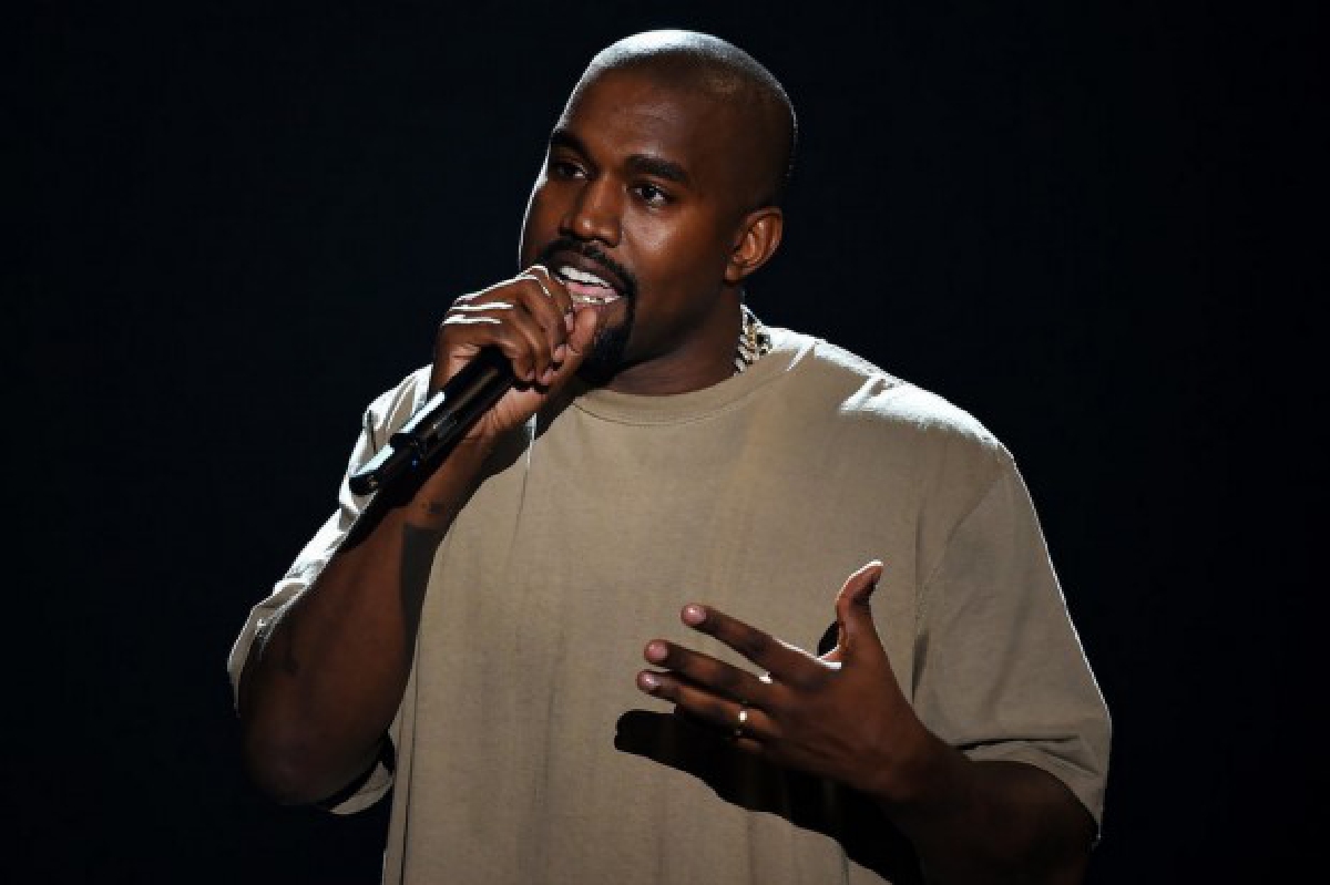 "คานเย่ เวสต์"ประกาศบนเวที VMA2015 เตรียมชิงปธน.สหรัฐฯ "คานเย่ เวสต์"ประกาศบนเวที VMA2015 เตรียมชิงปธน.สหรัฐฯ