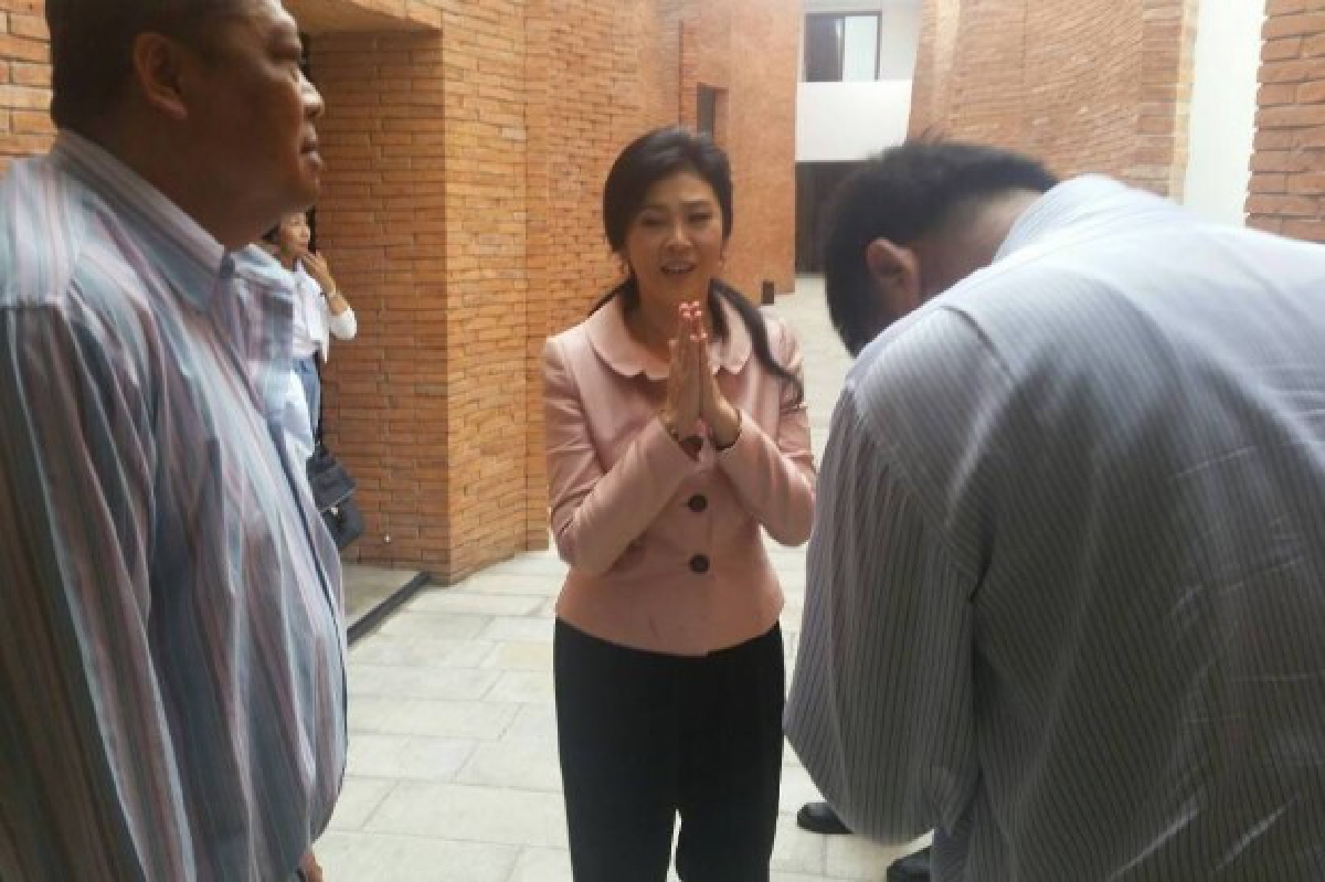 "ยิ่งลักษณ์"ร่วมงานบวชบุตรชายอดีตผบช.ภาค 1 "ยิ่งลักษณ์"ร่วมงานบวชบุตรชายอดีตผบช.ภาค 1