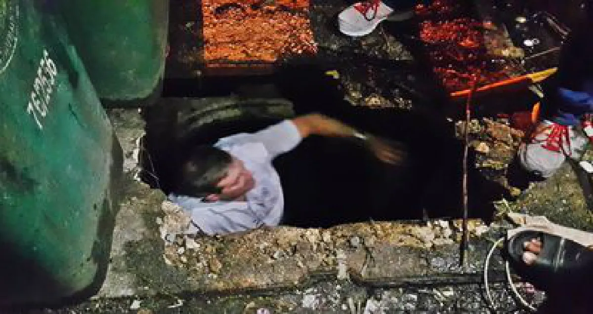 British man falls down open sewer manhole in Bangkok