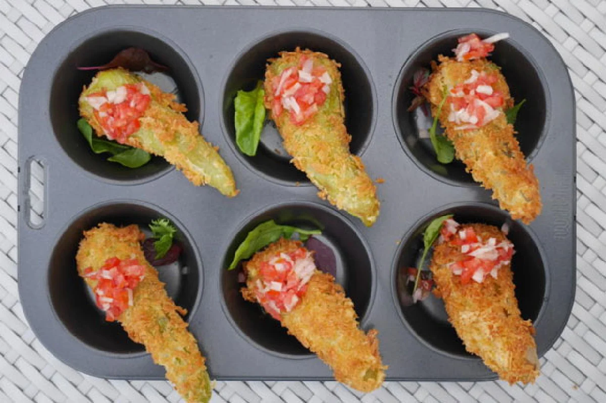 อิ่มสุขริมทะเล อันดามัน บิสโทร แอนด์ บาร์