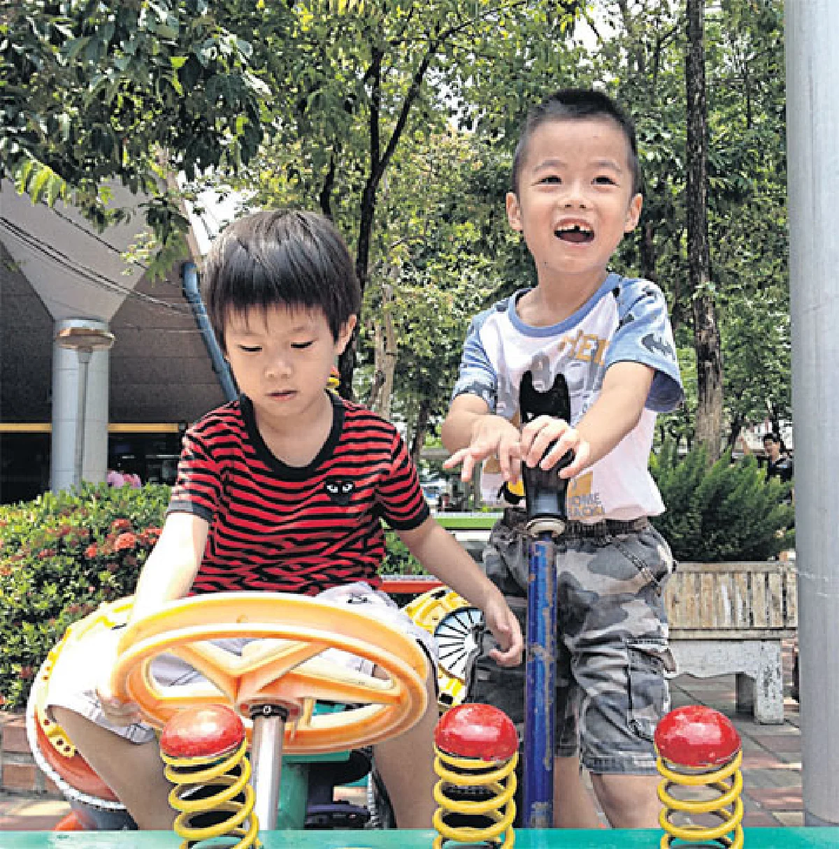 ‘ชาคริต ทีปกรสุขเกษม’  มุมชีวิตที่เหลือจากงานคือครอบครัว