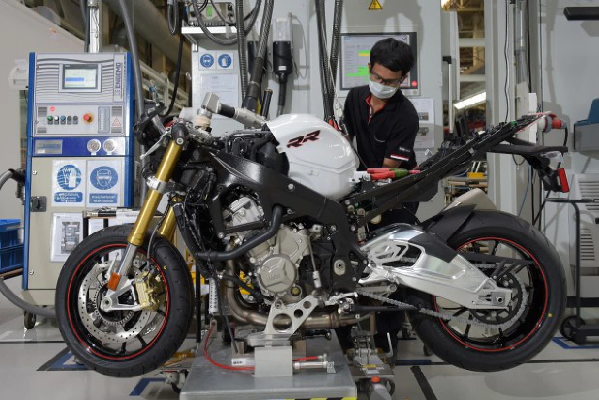 บีเอ็มฯเปิดบิ๊กไบค์ซูเปอร์สปอร์ต "เอสพันอาร์อาร์" ประกอบไทย