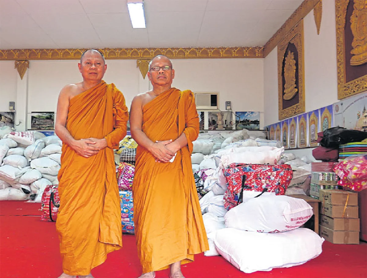 พระพรหมดิลก (เอื้อน) ชมสงฆ์เมียนมา