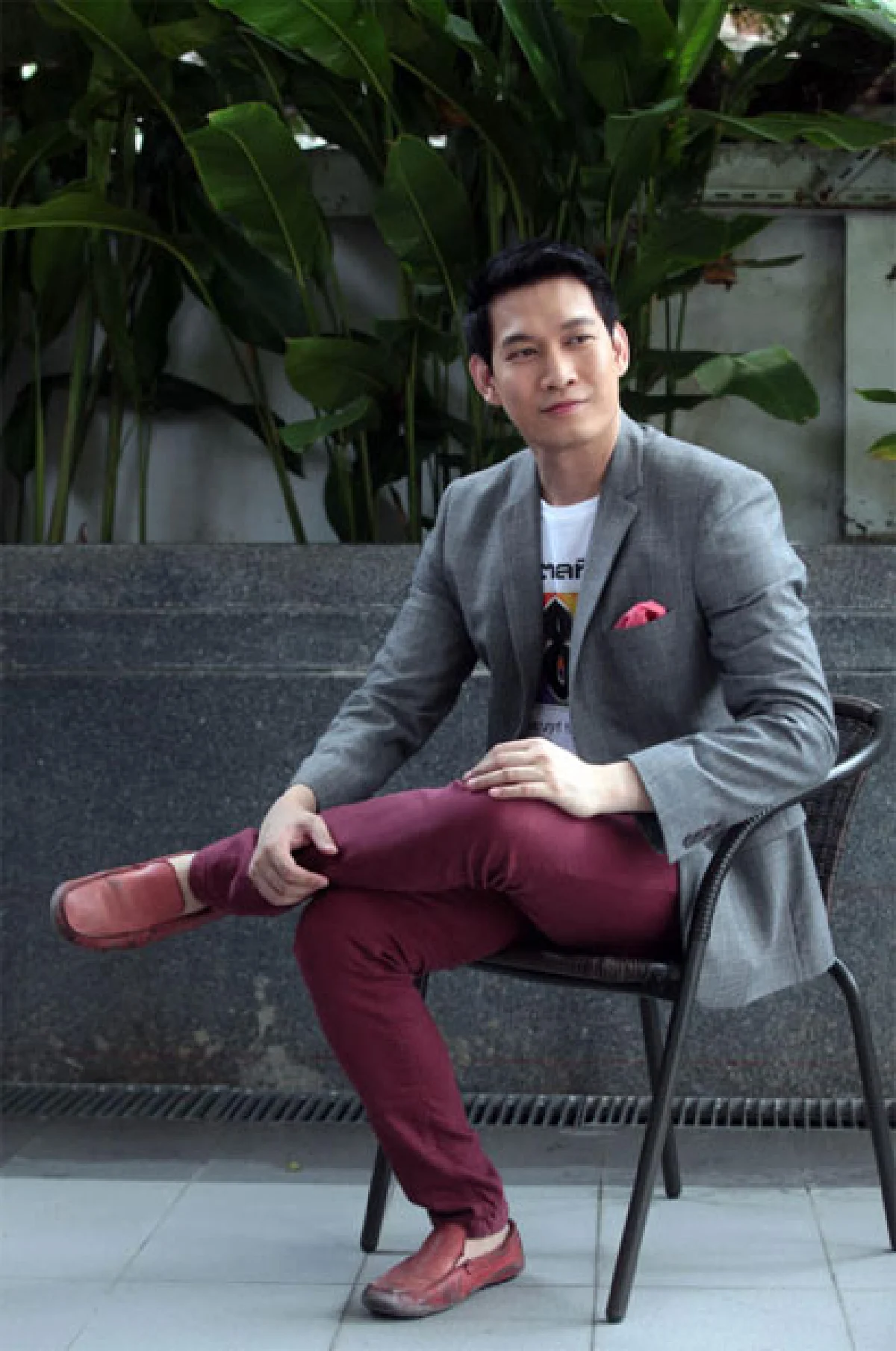 ผู้ประกาศข่าวมาดเนี้ยบ อัครพล ทองธราดล