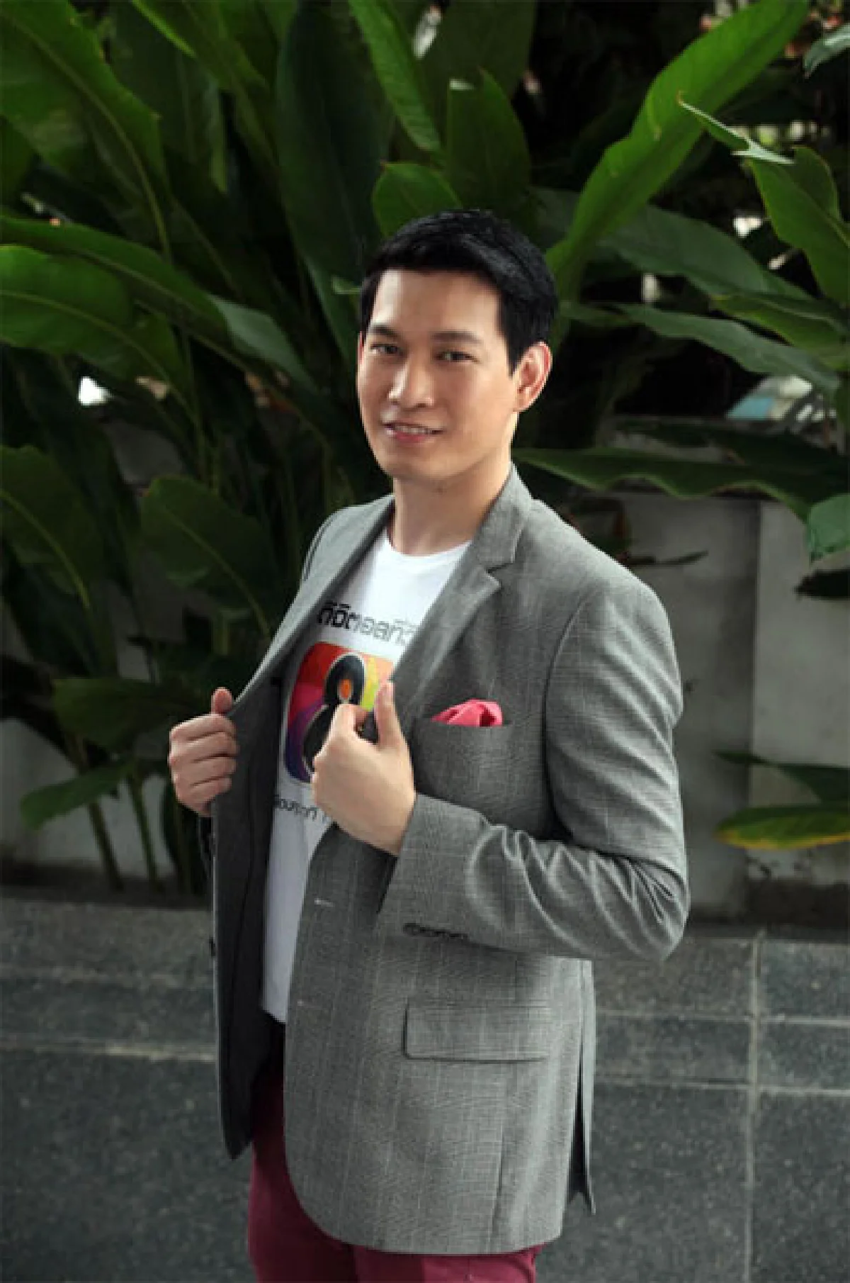 ผู้ประกาศข่าวมาดเนี้ยบ อัครพล ทองธราดล