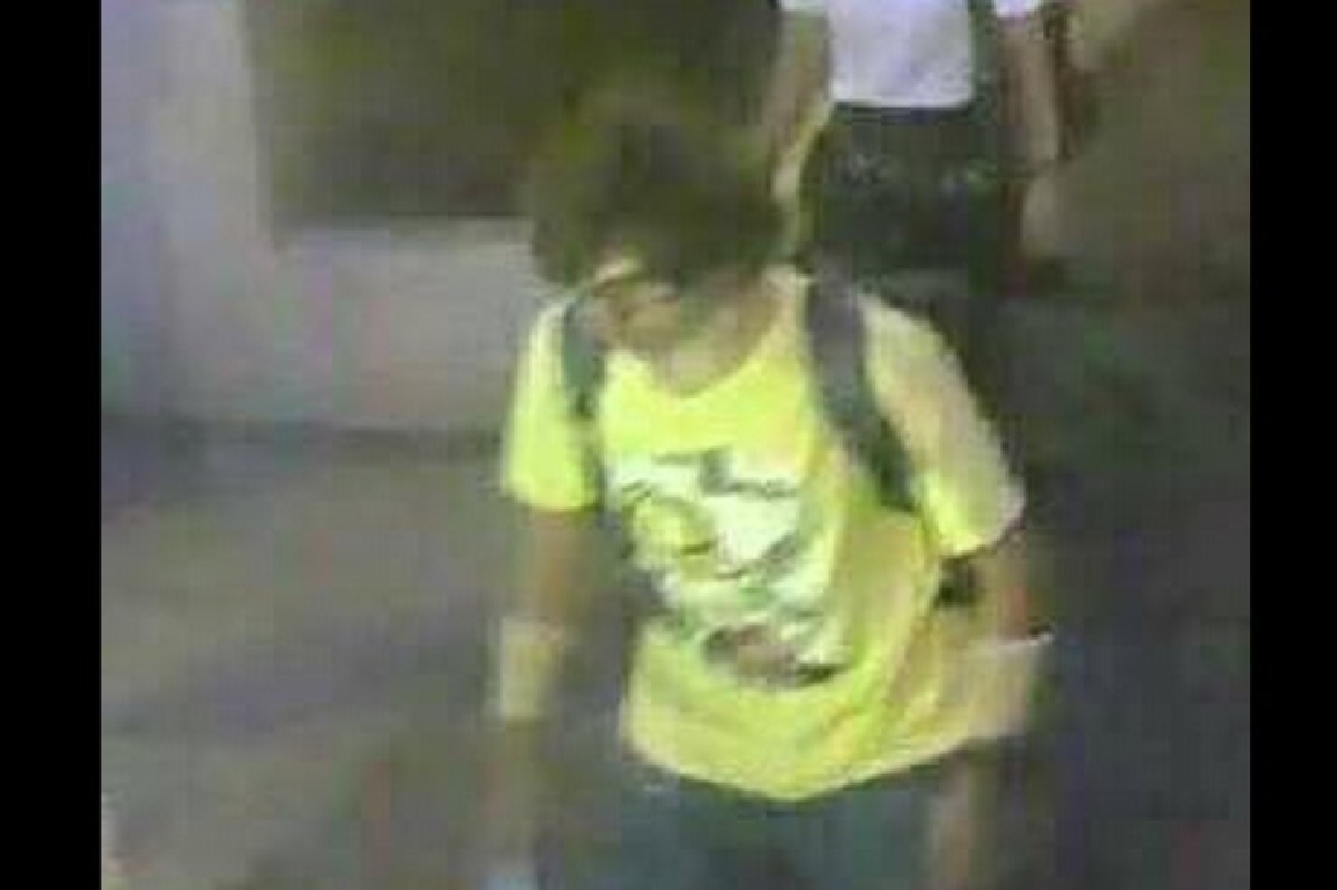 ตร.บุกมาเลย์สะพัดจับมือบึ้ม ตร.บุกมาเลย์สะพัดจับมือบึ้ม