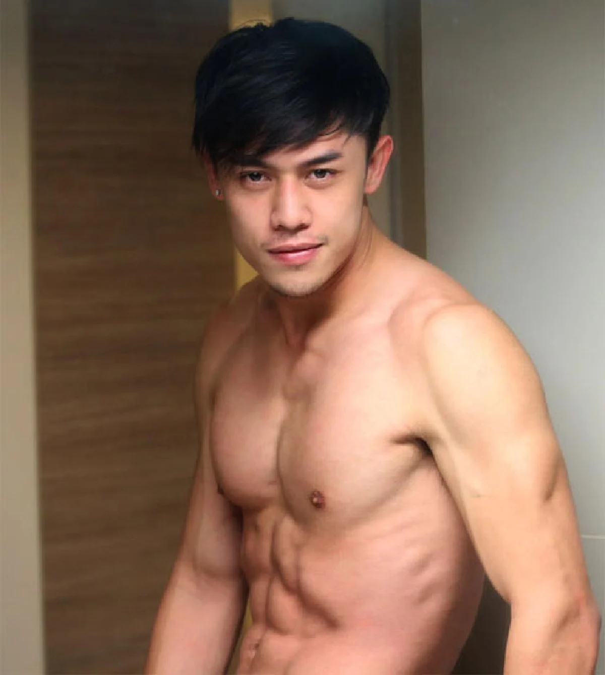 ชัยธวัช ไพศาลศิริ หุ่นโดน กำลังดี