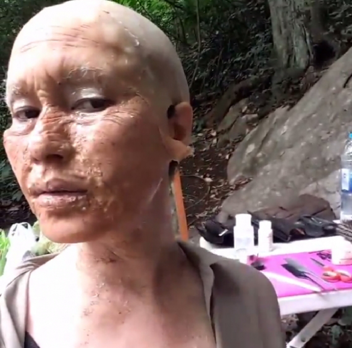 เจ้าคือทายาทคนต่อไป! เบนซ์ พรชิตา แปลงโฉมเป็นคุณยายวรนาถ