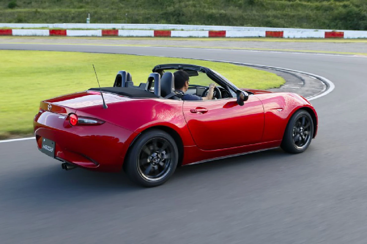 มาสด้า MX-5 ใหม่  สวย แกร่ง แรง ดุ