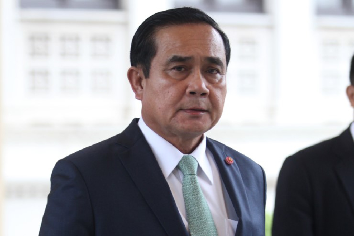 นายกฯยันลงนามแต่งตั้งกก.ยกร่างฯหลังกลับจากประชุมยูเอ็น นายกฯยันลงนามแต่งตั้งกก.ยกร่างฯหลังกลับจากประชุมยูเอ็น