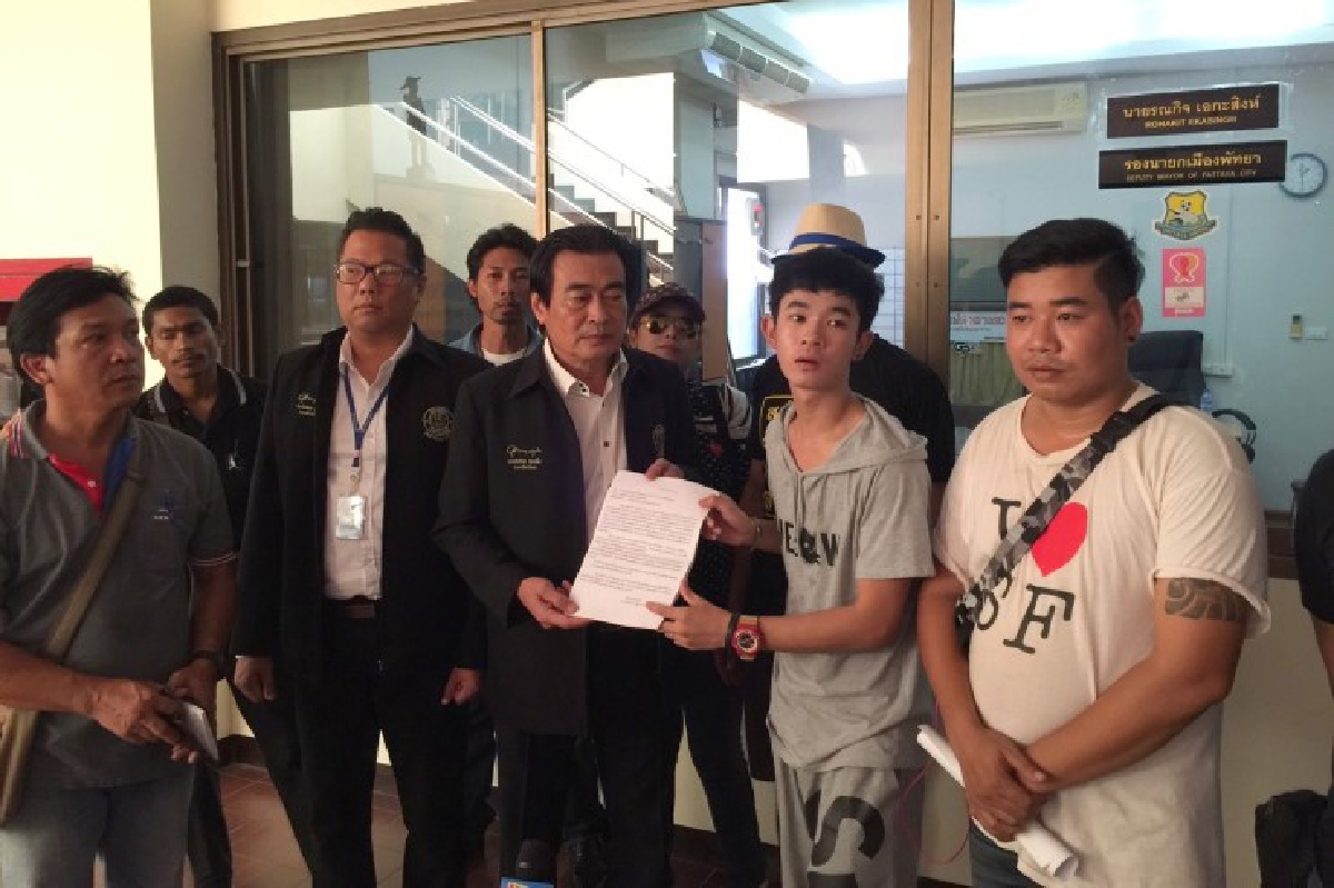 ร้องตำรวจผ่อนผันจับกุมซ้ำเติมเหยื่อน้ำท่วม ร้องตำรวจผ่อนผันจับกุมซ้ำเติมเหยื่อน้ำท่วม