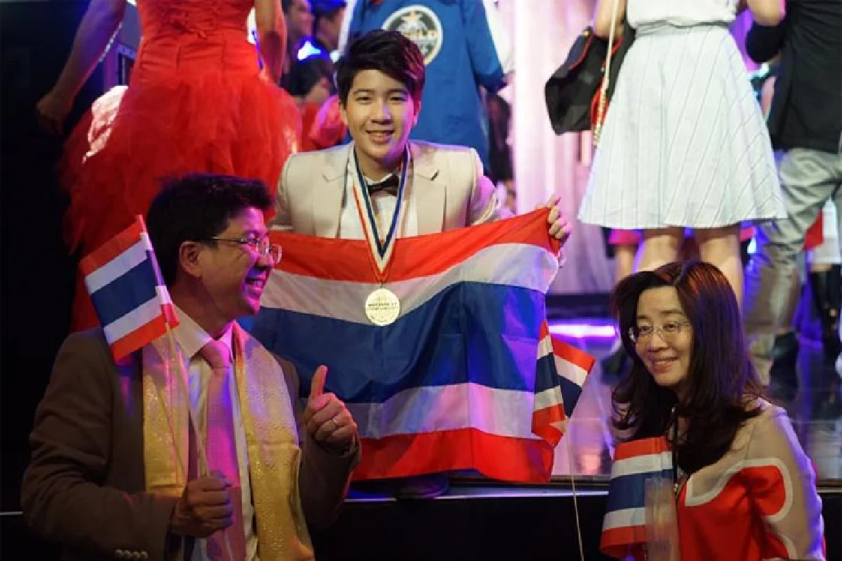 2 เยาวชนไทย เก่งไม่แพ้ชาติใดในโลก