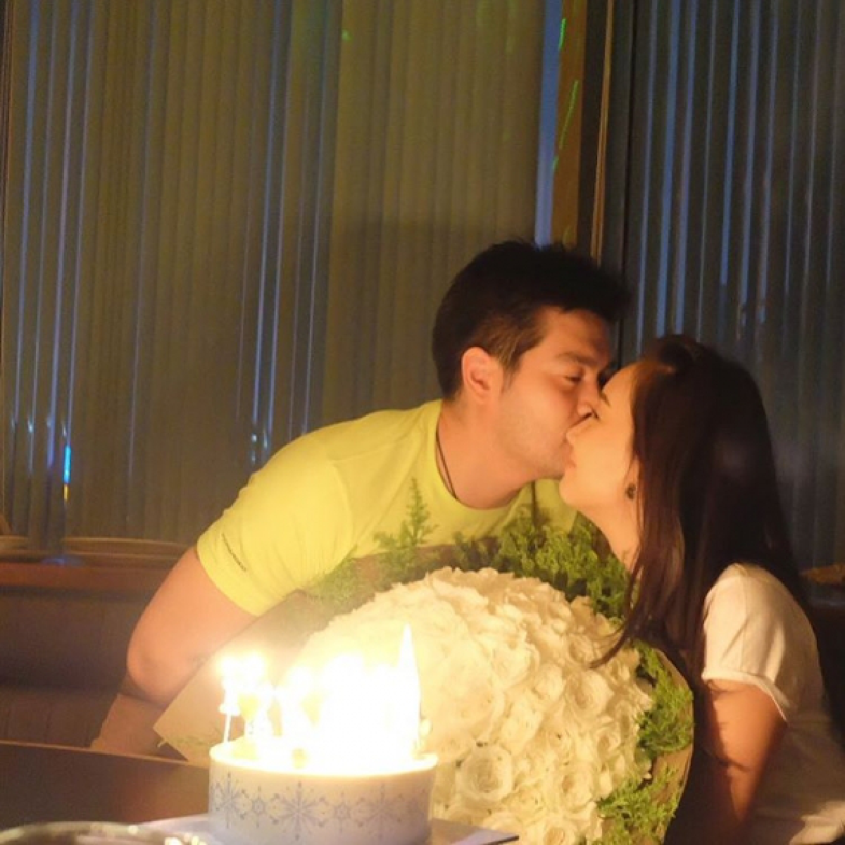 ต๊อต โชว์หวาน! จุ๊บแก้ม นุ่น ฉลองวันเกิดครบ 35 ปี