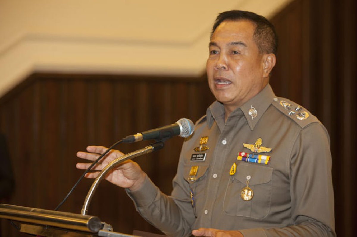 ผบ.ตร.เชื่อ "อาเดม"คือชายเสื้อเหลืองรอหลักฐานชัด ผบ.ตร.เชื่อ "อาเดม"คือชายเสื้อเหลืองรอหลักฐานชัด
