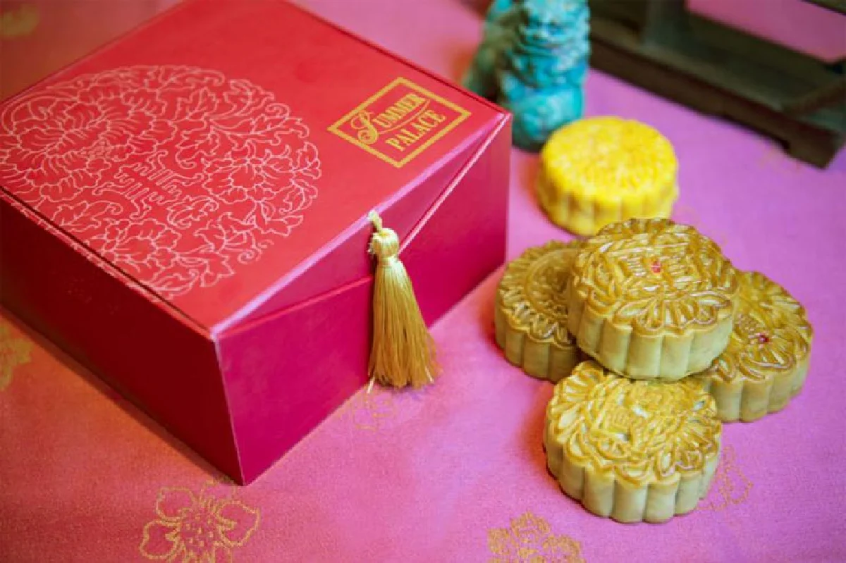 ต้อนรับเทศกาลไหว้พระจันทร์ ด้วยมูนเค้กสุดล้ำ ไส้งาดำใบเตย