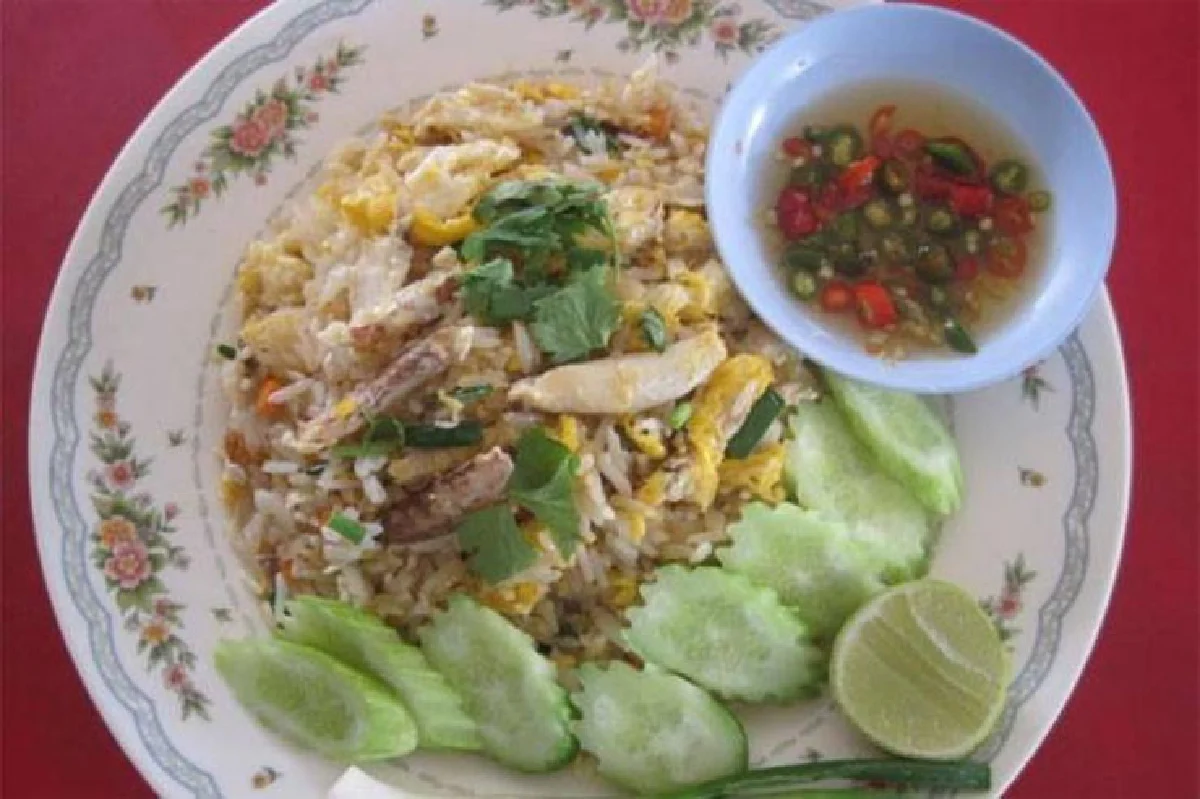 เจ้นุชข้าวผัดปูบางแสน ต้นตำรับข้าวผัด...ไม่ธรรมดา