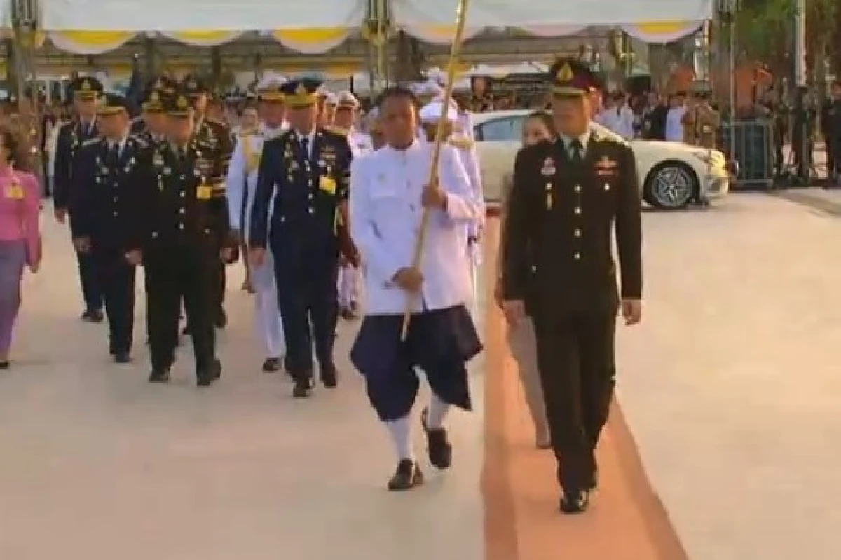 สมเด็จพระบรมฯเสด็จทรงเปิดอุทยานราชภักดิ์
