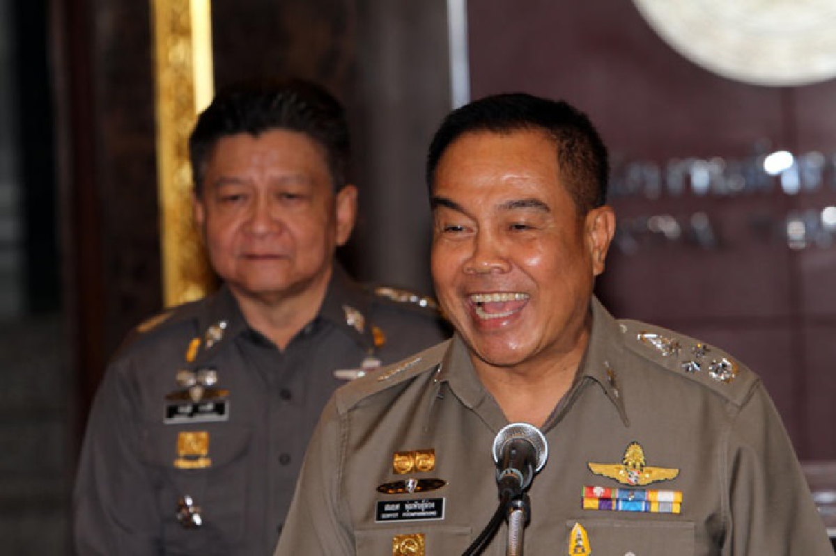 ผบ.ตร.นำทีมคุมแก๊งระเบิดทำแผนวันนี้ ผบ.ตร.นำทีมคุมแก๊งระเบิดทำแผนวันนี้