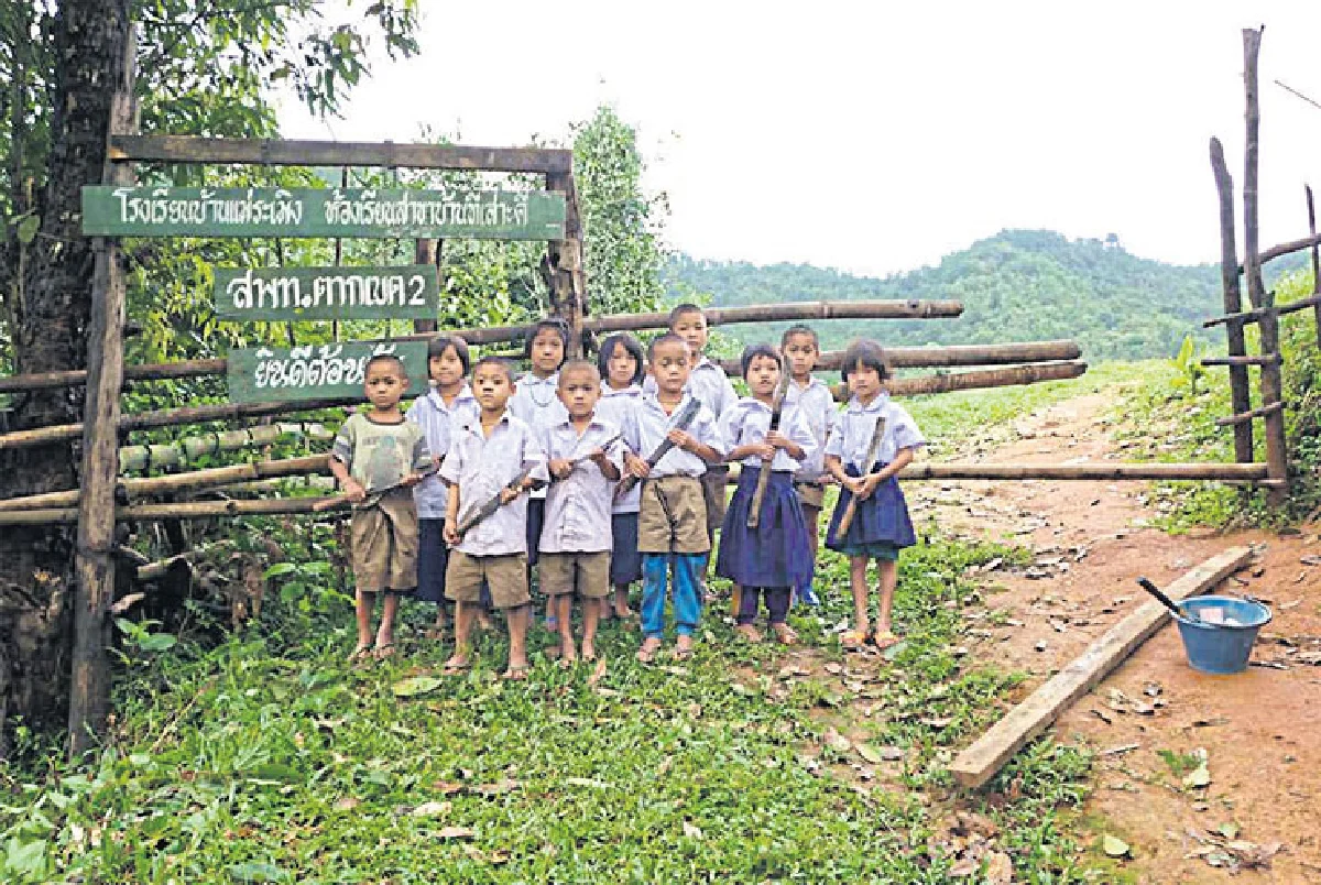 โอเวอร์โฟวล์คลับ