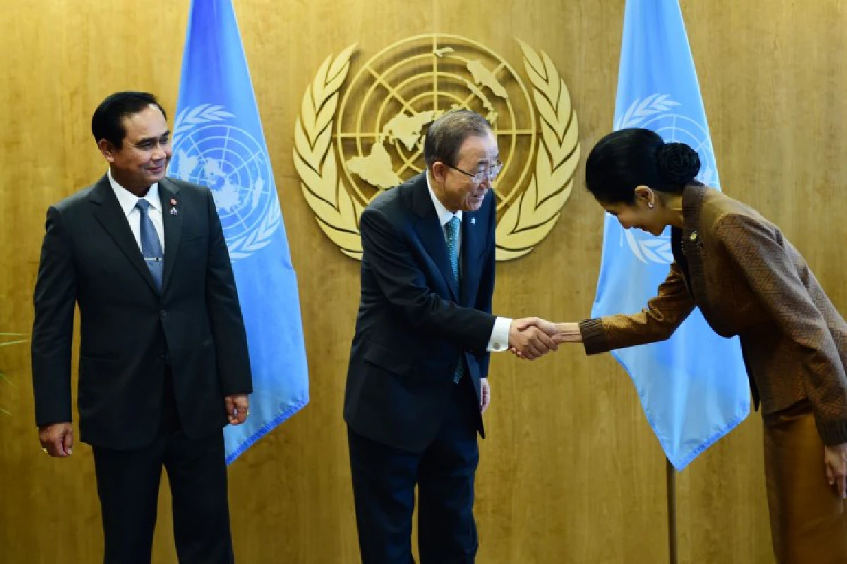 นายกฯถกเลขาฯยูเอ็นย้ำไทยเดินตามโรดแมป-เลือกตั้งปี60