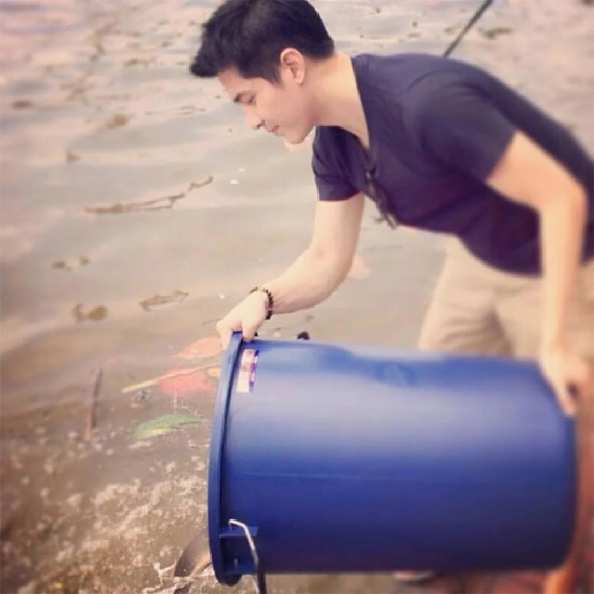 หนุ่มหล่อ ใฝ่ธรรมะ