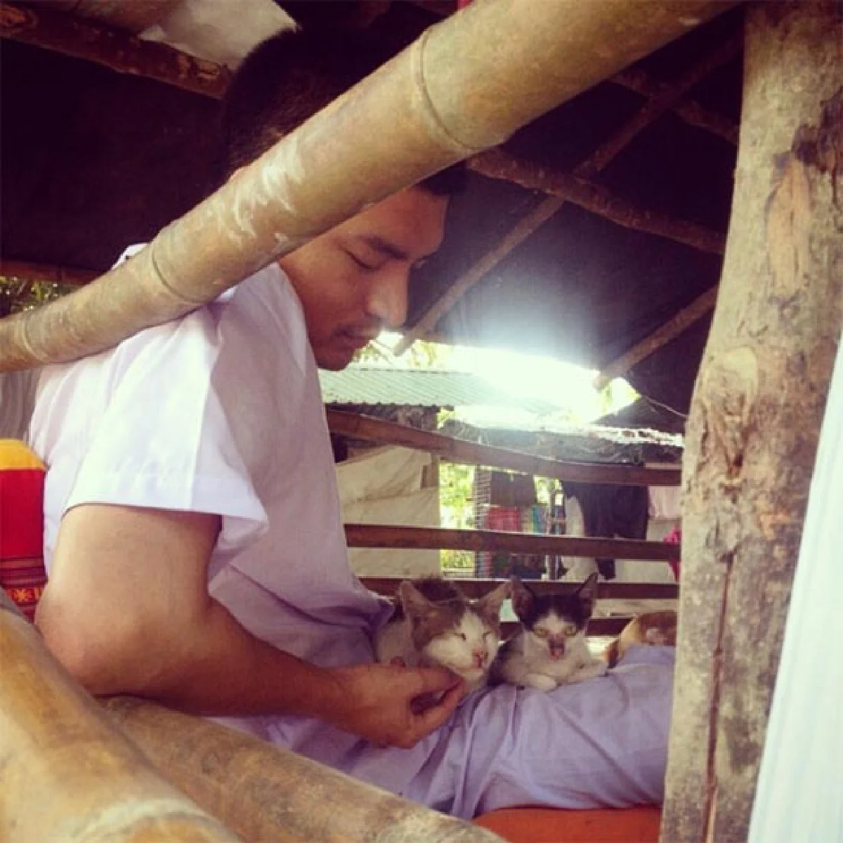 หนุ่มหล่อ ใฝ่ธรรมะ