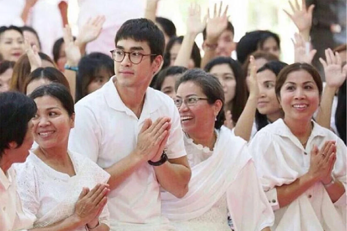 หนุ่มหล่อ ใฝ่ธรรมะ