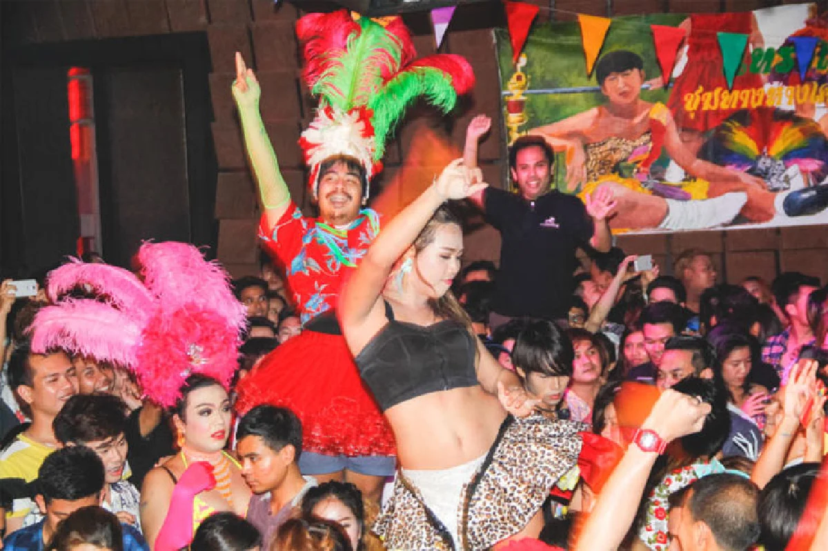 แทรชเชอร์ แบงค็อก เราคือความสนุกสนานและบันเทิง