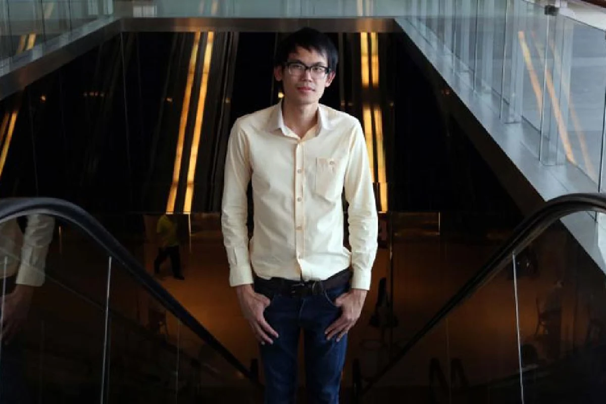 นักเขียนเหนือจริง ปองวุฒิ รุจิระชาคร