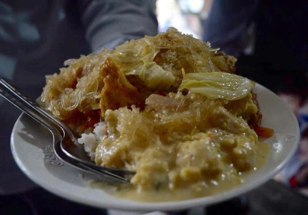 ภัตตาคารข้างถนน...ขวัญใจคนรากหญ้า