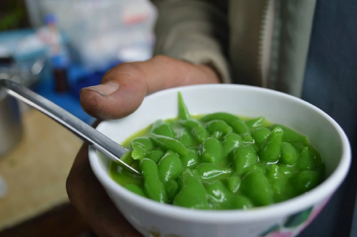 ภัตตาคารข้างถนน...ขวัญใจคนรากหญ้า