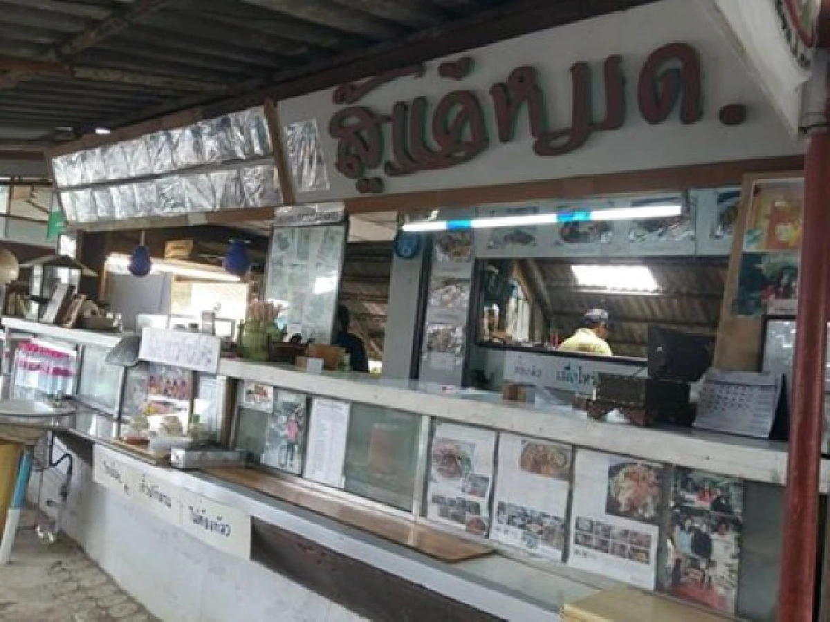 ภัตตาคารข้างถนน...ขวัญใจคนรากหญ้า