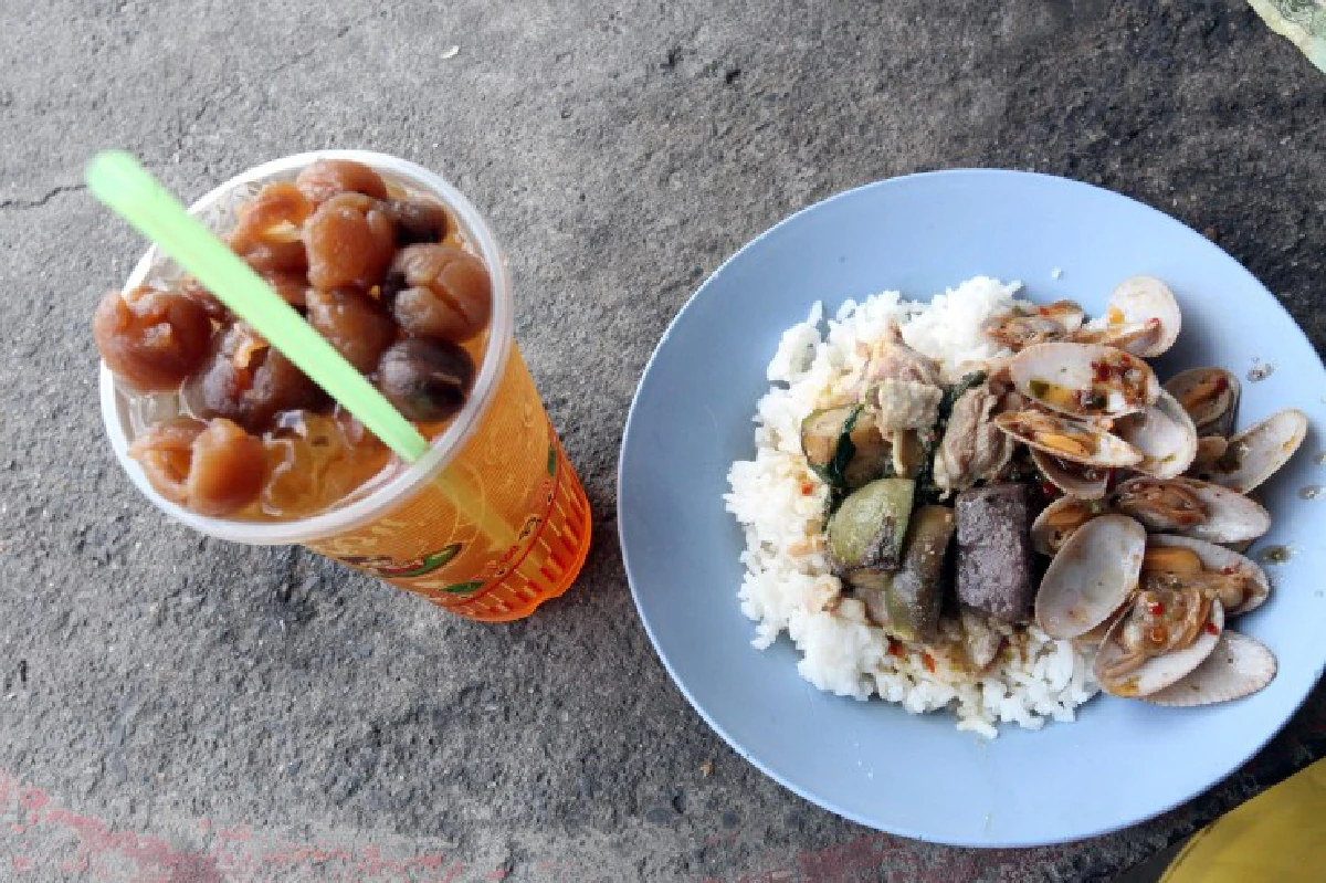 ภัตตาคารข้างถนน...ขวัญใจคนรากหญ้า