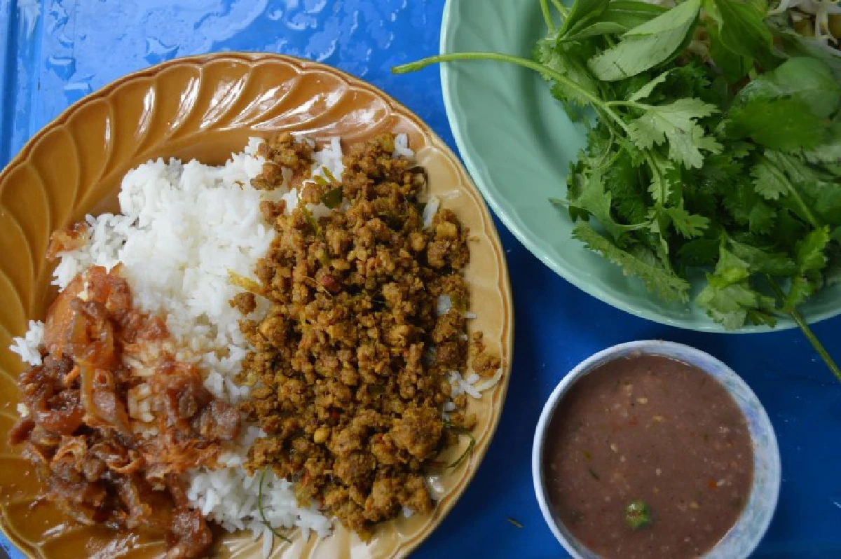 ภัตตาคารข้างถนน...ขวัญใจคนรากหญ้า