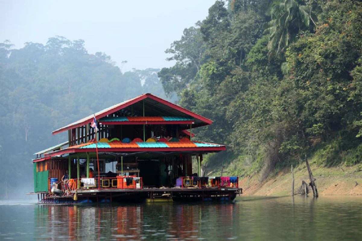 ยะลา-ฮาลาบาลา เหนือน้ำ กลางป่า ใต้ดิน