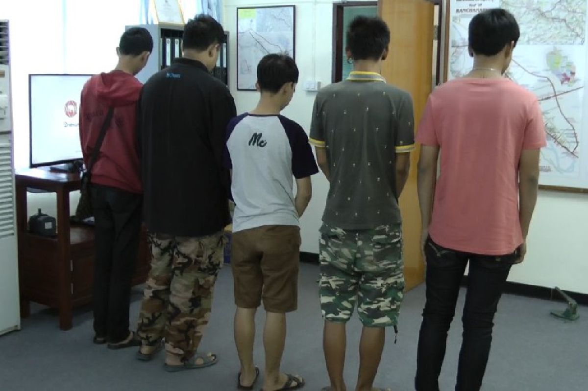 ตำรวจกาญจน์จับโจ๋5คนแทงเด็กชายอายุ14ปีดับ ตำรวจกาญจน์จับโจ๋5คนแทงเด็กชายอายุ14ปีดับ