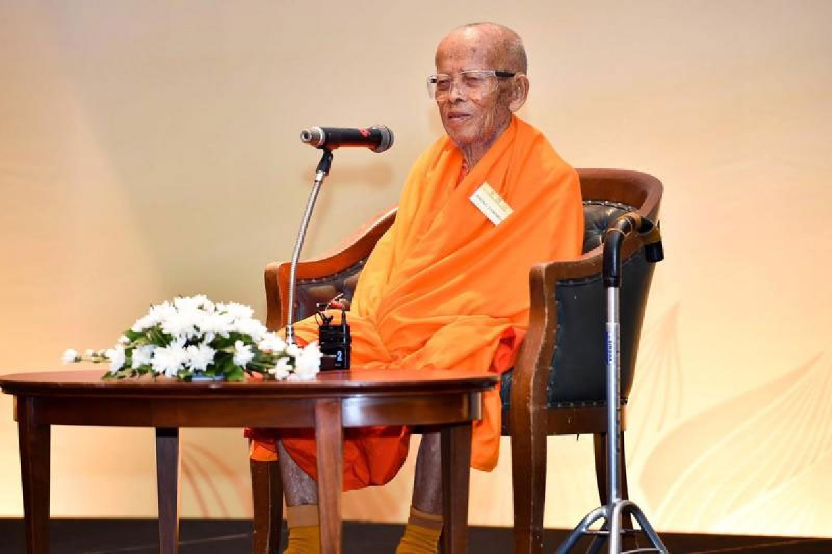 อาลัยหลวงปู่ ดร.มหาผ่อง อริยสงฆ์ 2 แผ่นดิน อาลัยหลวงปู่ ดร.มหาผ่อง อริยสงฆ์ 2 แผ่นดิน