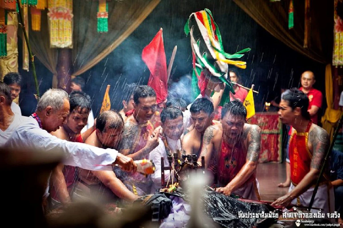 "ถือศีลกินผัก" ที่เมืองตรัง