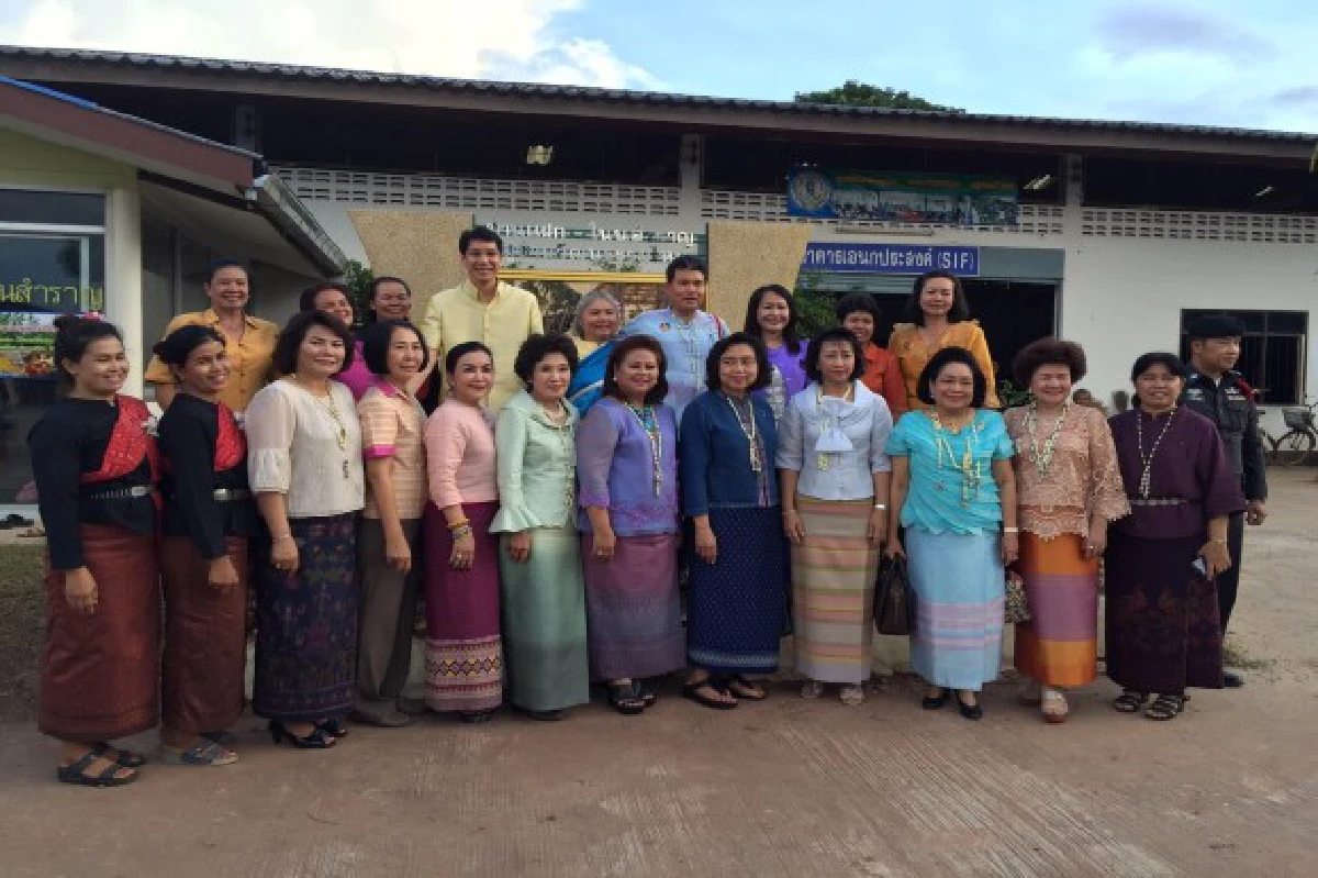 สภาสตรีฯบุกโครราชดูของจริงชุมชนผลิตผ้าไหม