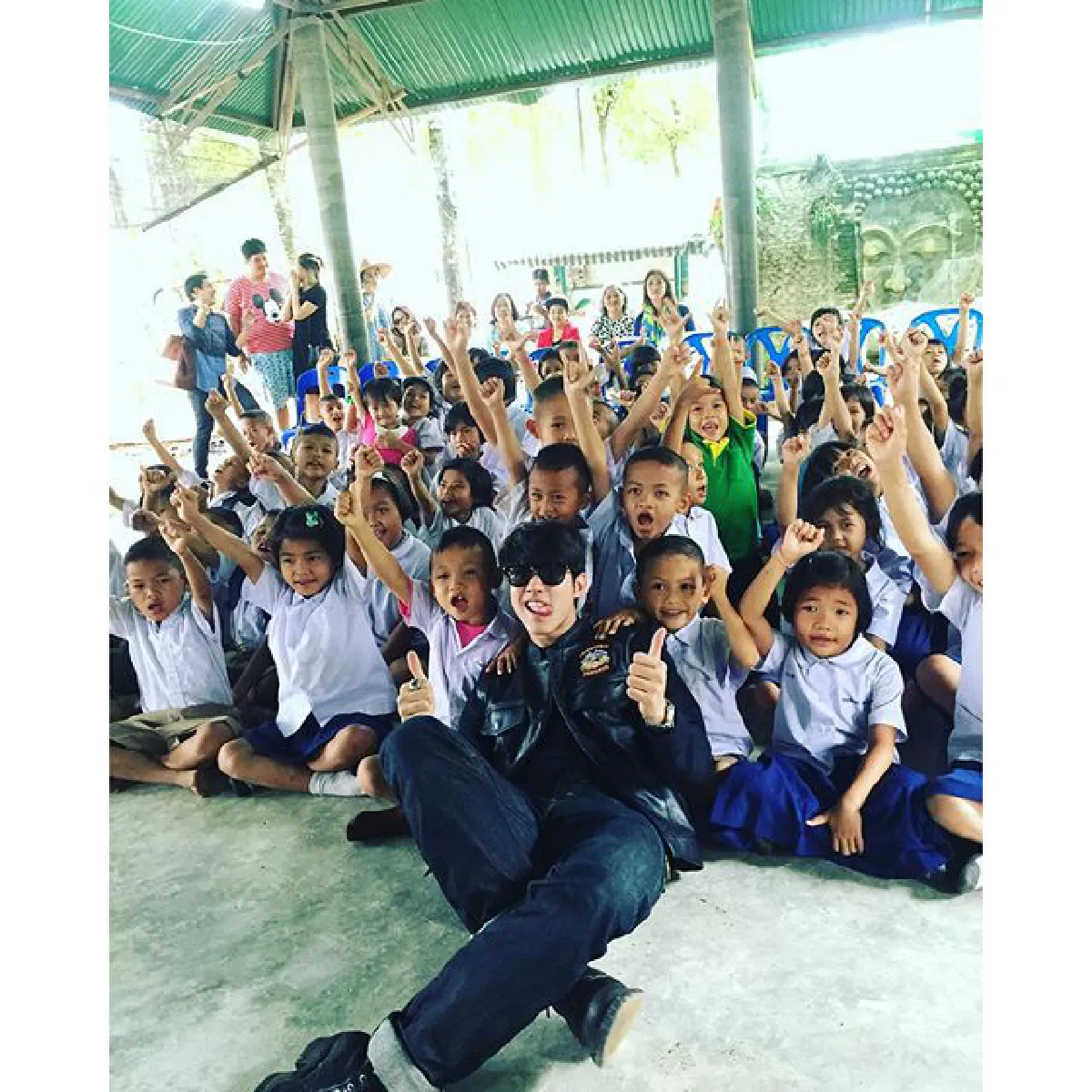 แฮปปี้ถ้วนหน้า!ซุปตาร์'แก๊งบุญ'บริจาคทุนมอบความสุขเด็กๆ