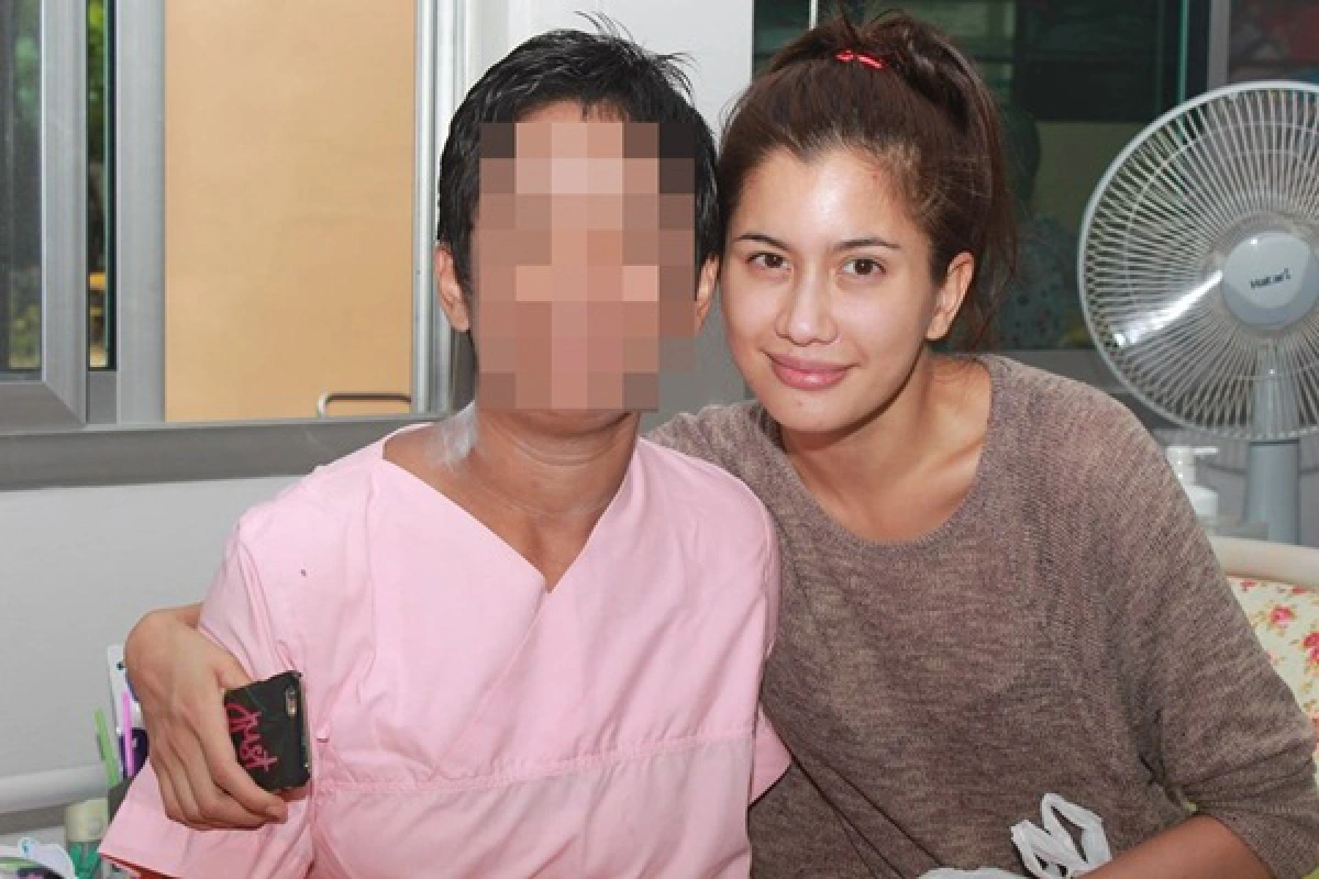 สวยจิตใจดี! ปู ไปรยา เยี่ยมให้กำลังใจผู้ป่วยวัดพระบาทน้ำพุ