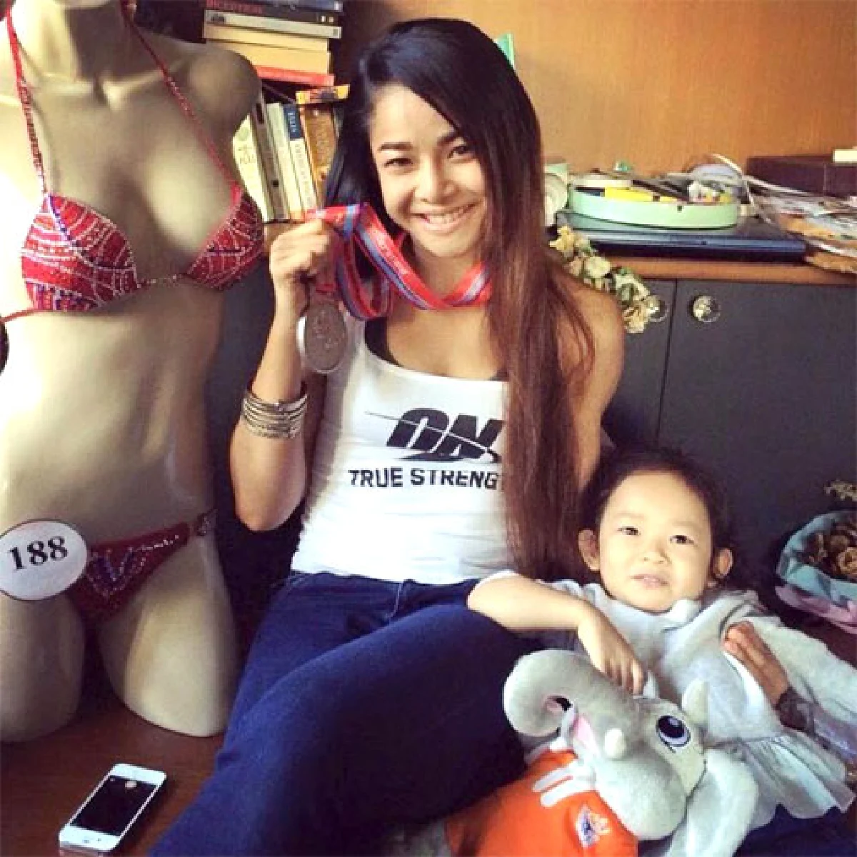 สาวๆ สุดแซ่บ กับทีมผลัดไตรกีฬา