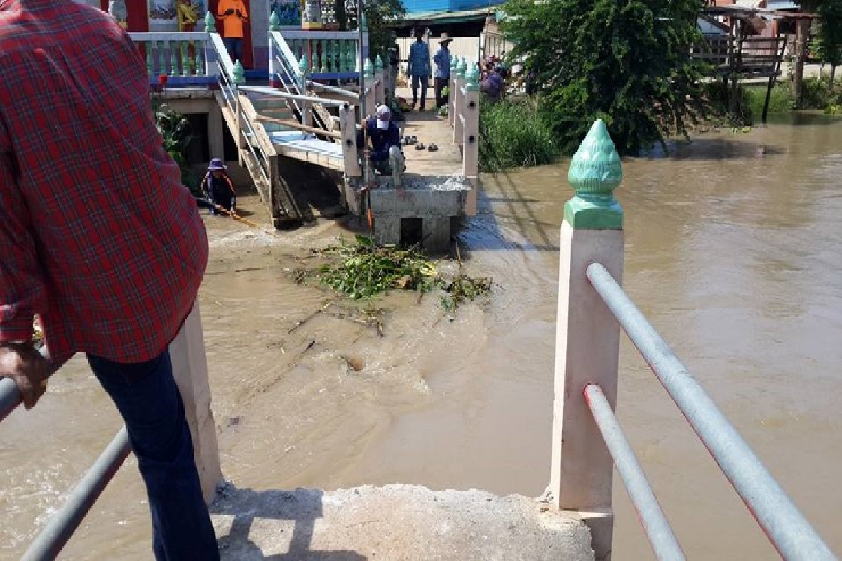 น้ำป่าพัดถล่มที่ชัยนาทสะพานขาด น้ำป่าพัดถล่มที่ชัยนาทสะพานขาด