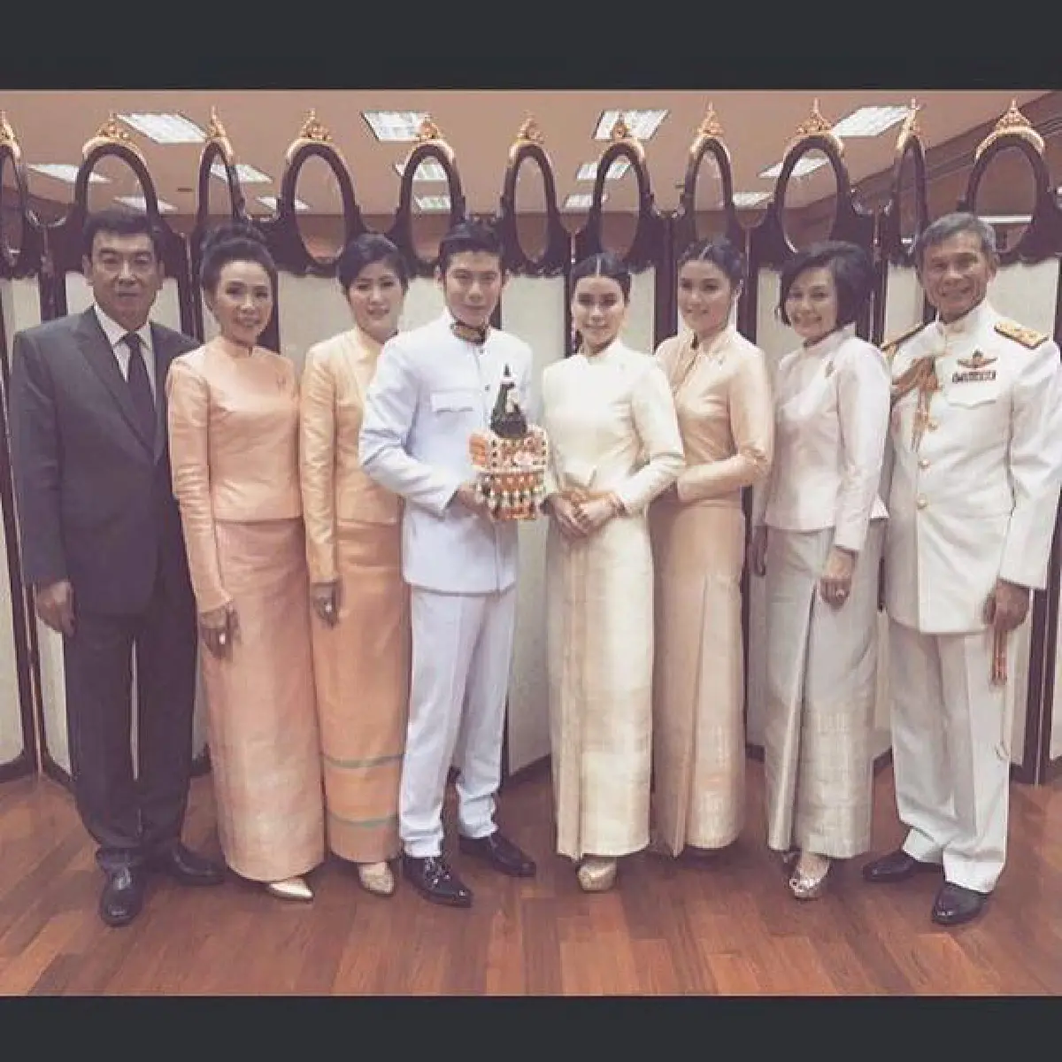 ชื่นมื่น! มัดหมี่ ควง สัว เข้ารับพระราชทานน้ำสังข์