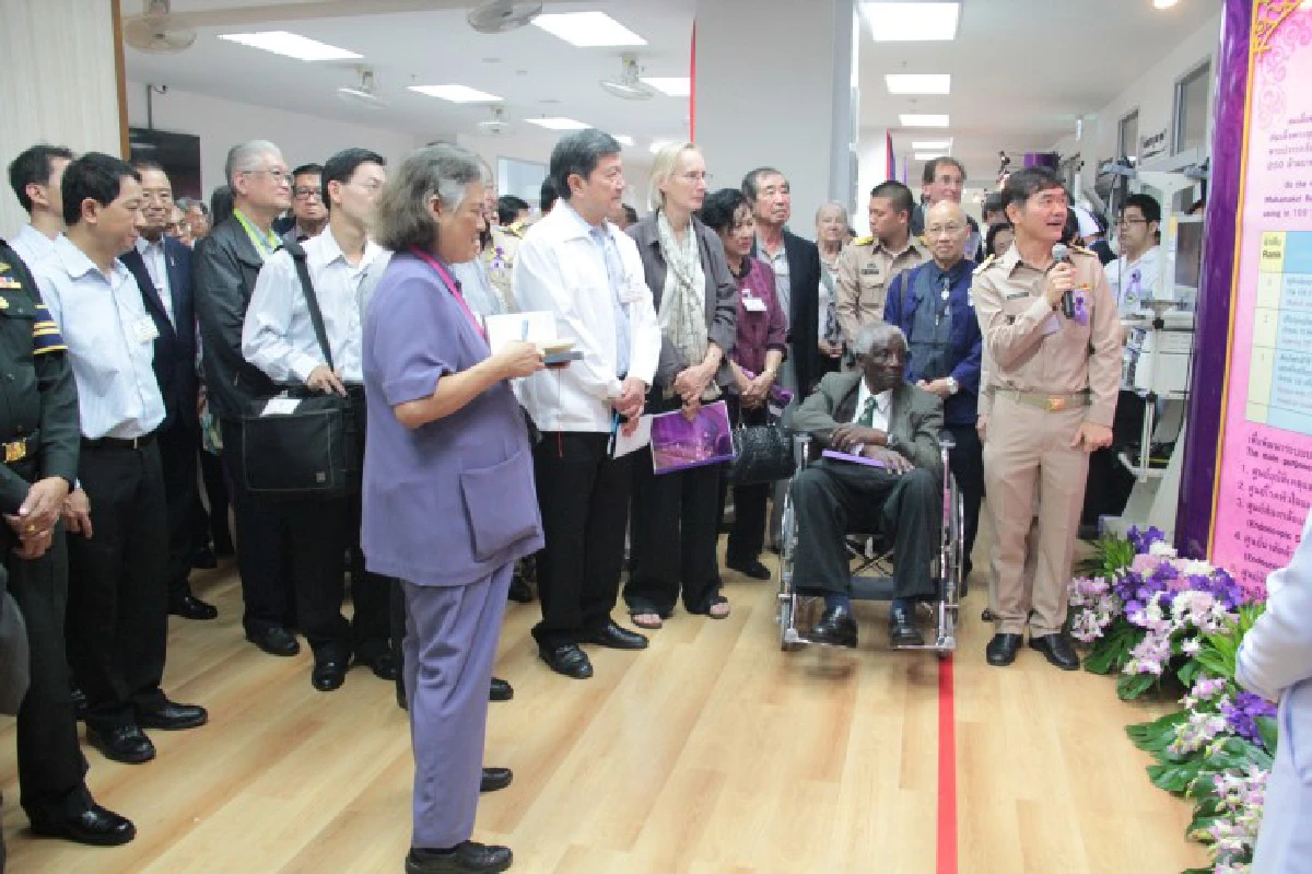 สมเด็จพระเทพฯทรงเยี่ยมโรงพยาบาลพหลพลพยุหเสนา