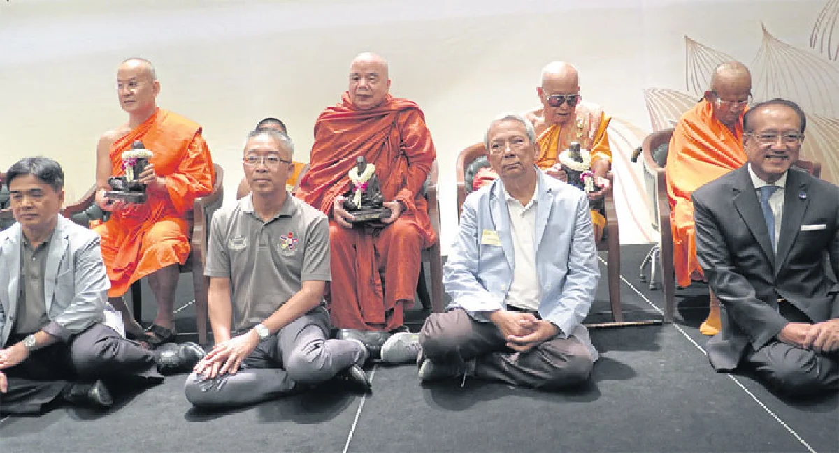นานาทัศนะของพระเถระบนเวทีเสวนา ที่เสียมราฐ